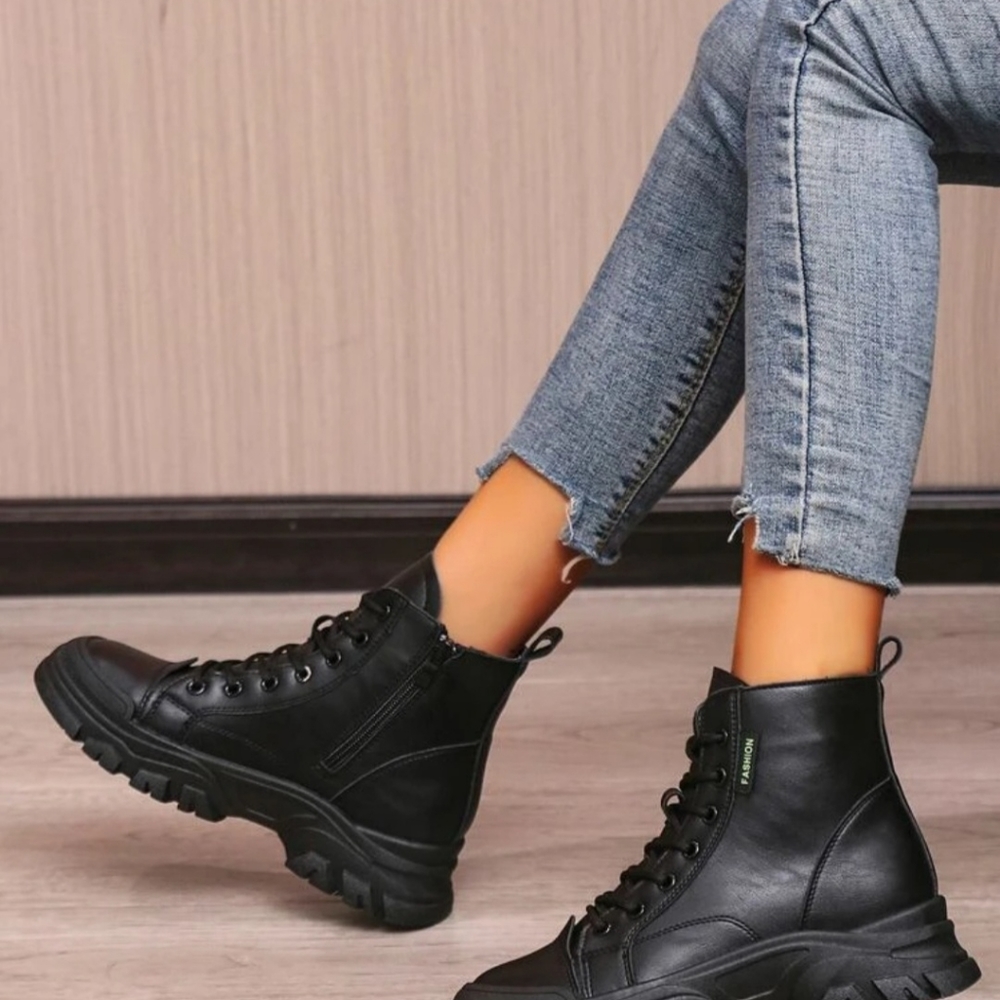 Combat boots